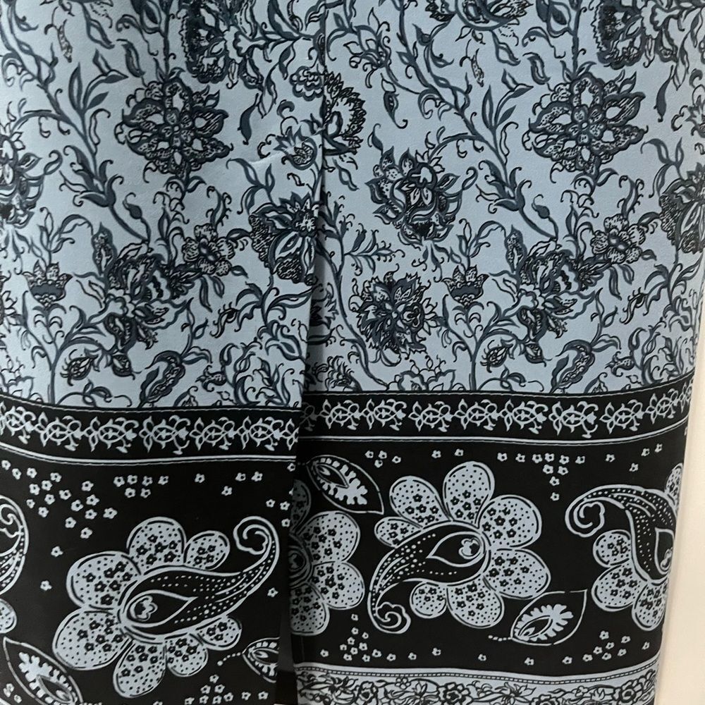 🟢Sag Harbor Blue Floral Paisley Skirt Size 4P - Picture 5 of 7